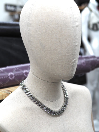 _ONLINE ONLY - Chain